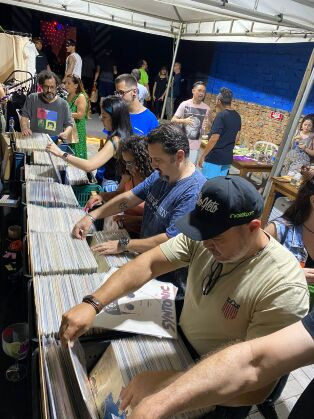 Feira de Vinil e Criatividades Divulgação (5).jpeg