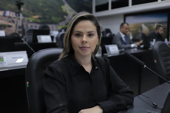 michellyalencar