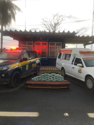 Droga carro de funerária 
