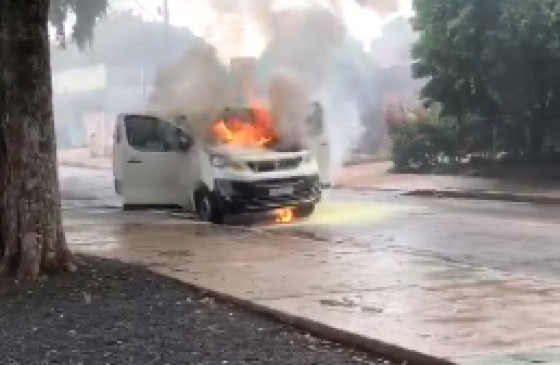 Carro fogo Pedra 90