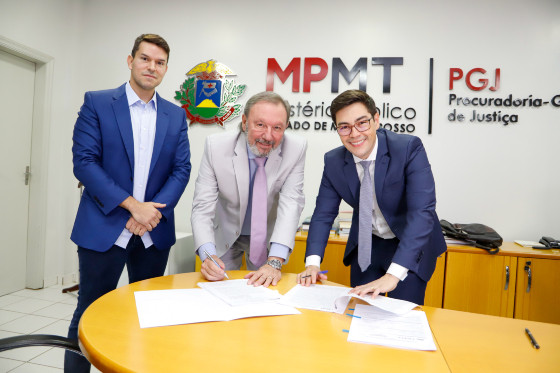 Assinatura de termo TCE e MPMT