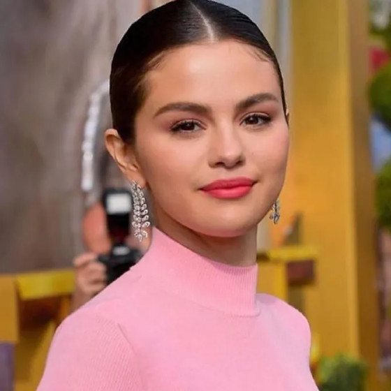 SELENA GOMES