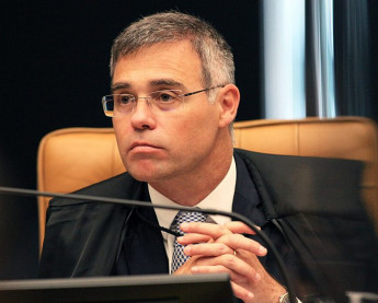 ANDRÉ MENDONÇA