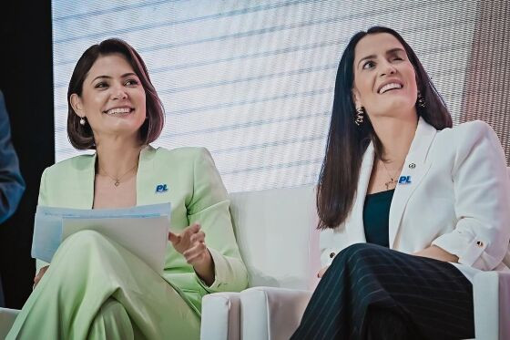 Michelle Bolsonaro e Amalia Barros 