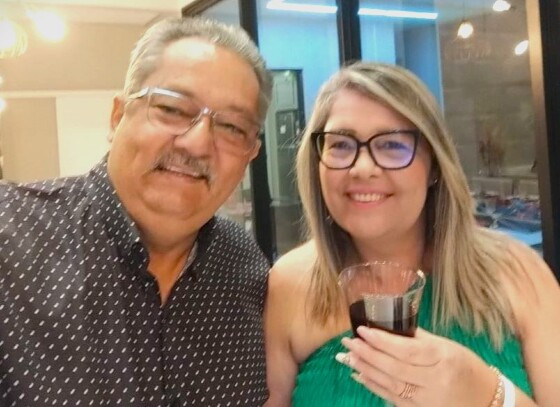 Jota Gomes e esposa