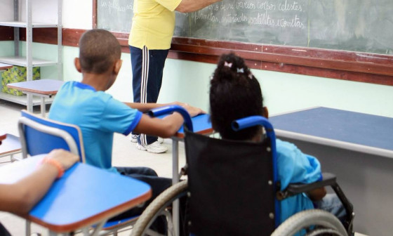 CURSO CUIDADOR DE ALUNOS ESPECIAIS
