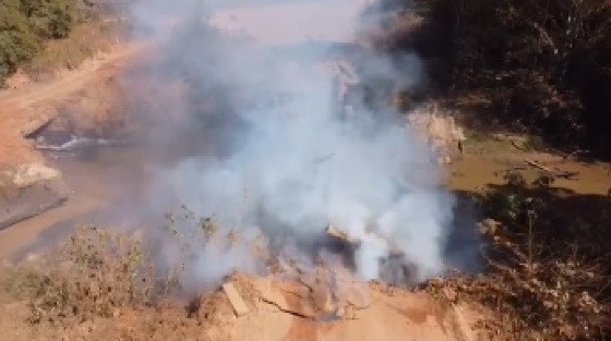 Ponte Rio Vermelho incendiada