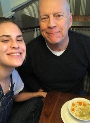 BRUCE WILLIS E FILHA.jpeg