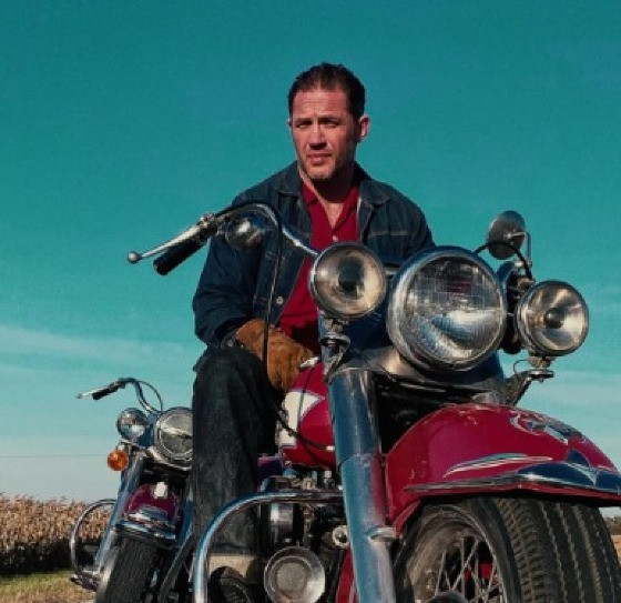 TOM HARDY NA MOTO .jpg