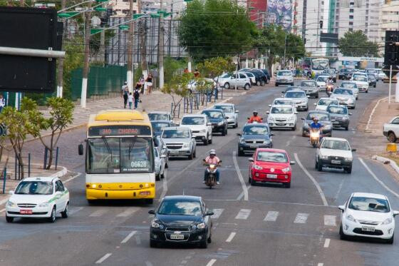 Trânsito, carros