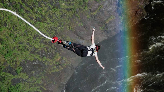 saltar de bungee jump