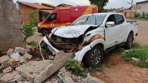 Carro Pontes e Lacerda