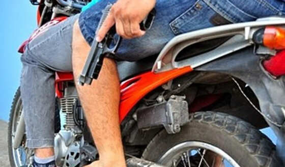 Bandidos em moto