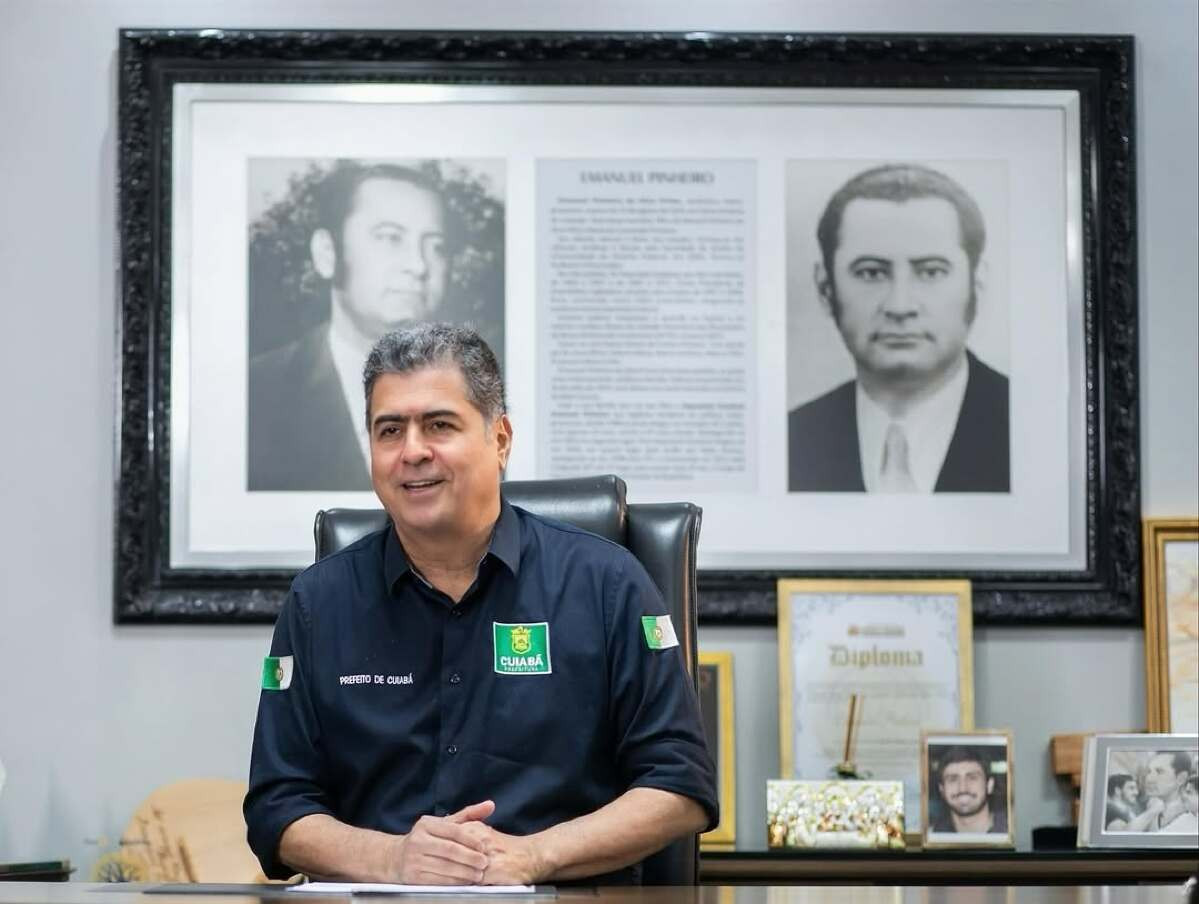 Emanuel renova licença-prêmio na Assembleia Legislativa em Cuiabá