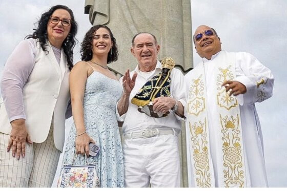 RENATO ARAÇÃO NO CRISTO REDENTOR.jpg