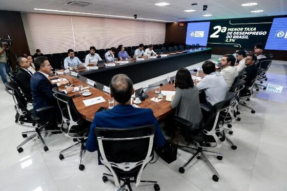 Mauro Mendes reunião com investidores.jpg