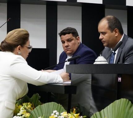 Ilde Taques, Alex Rodrigues e Paula Calil