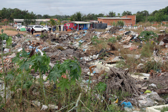 TERRENO BALDIO ABANDONADO LIXO AEDES 