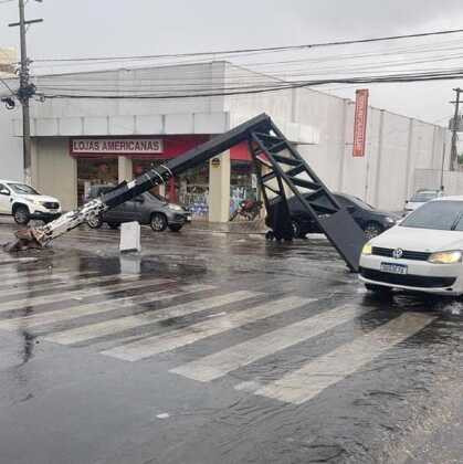 POSTE CAIDO VG RUA PRO ISABEL OK (1).jpg