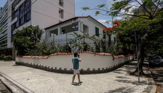 CASA DE AINDA ESTOU AQUI .jpg