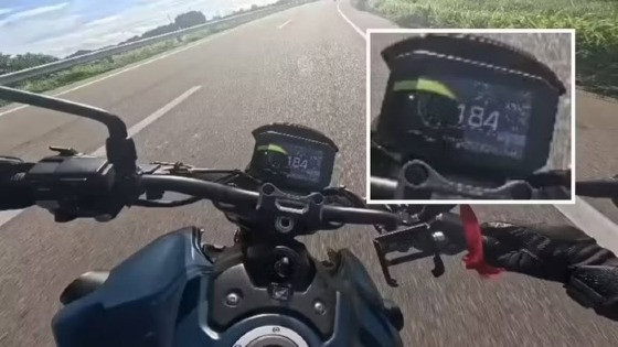 Motociclista registrando propria morte a 184 km.jpg