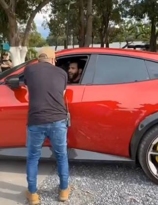 Gusttavo Lima na Ferrari