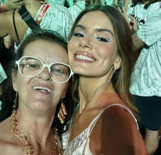 Camila Queiroz