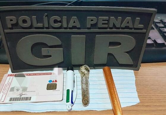 Advogado é flagrado tentando entregar maconha escondida em caneta 