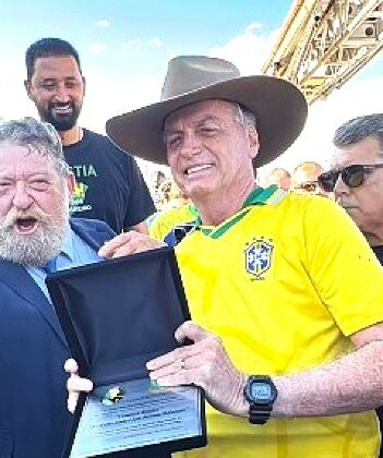 BARBUDO E BOZO