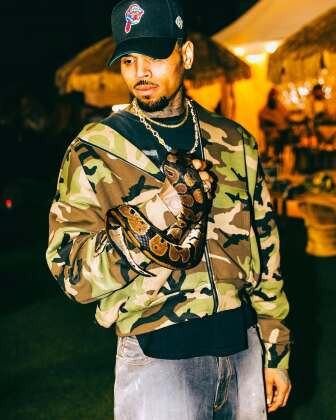 CHRIS BROWN.jpg