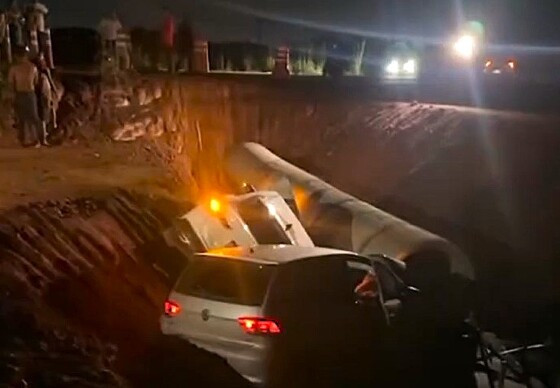 CARROS NA VALA 