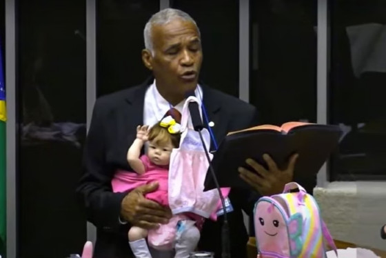DEPUTADO BEBÊ REBORN