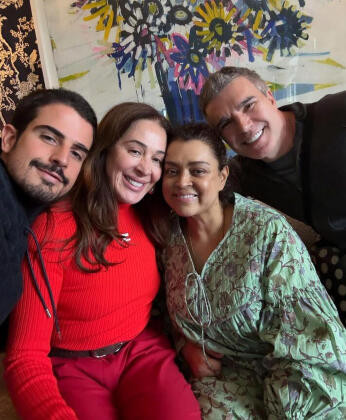 PRETA GIL E CLAUDIA RAIA