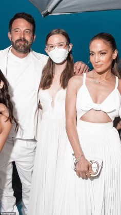 BEN AFFLCLEK E FILHA E JLO.jpg