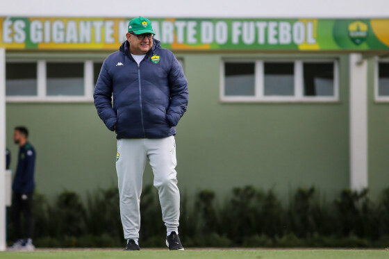 GUTO FERREIRA TREINO CUIABÁ 30 05 FRIO.jpg