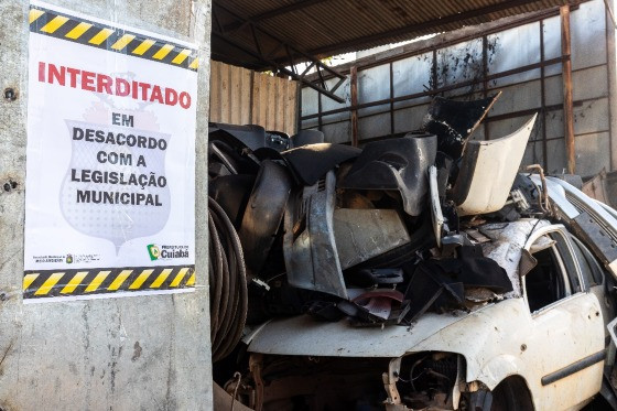 ferro velho interditado .jpg