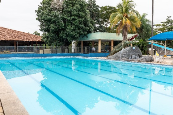 PISCINA AABB.jpg