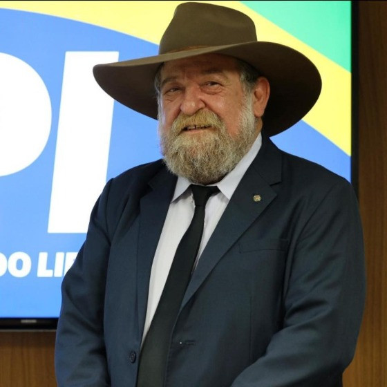 NELSON BARBUDO