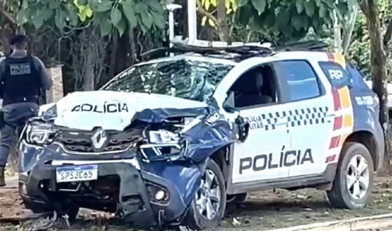 viatura capotada 