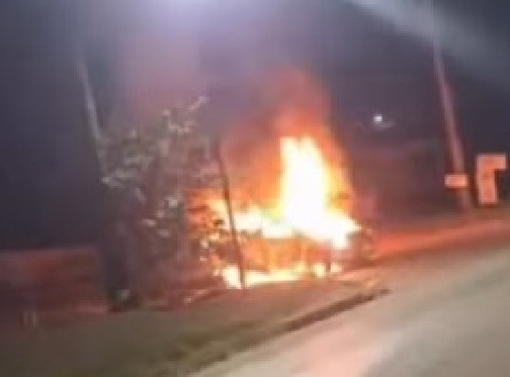 Carro pegando fogo Alta Floresta