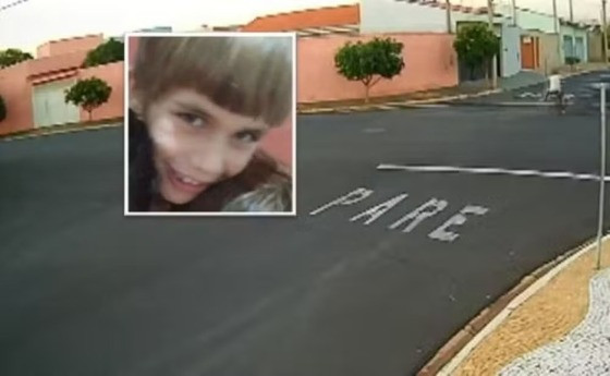criança em bicicleta motorizada 