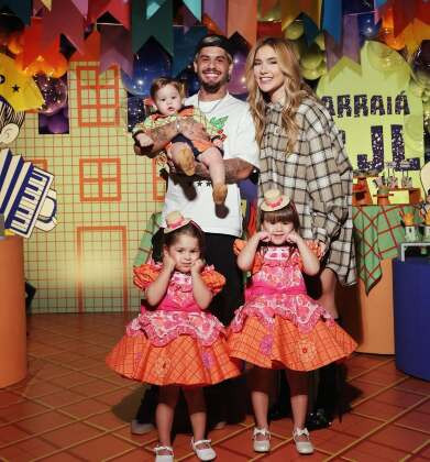 VIRGINIA ZE FELIPE E FILHOS.jpg