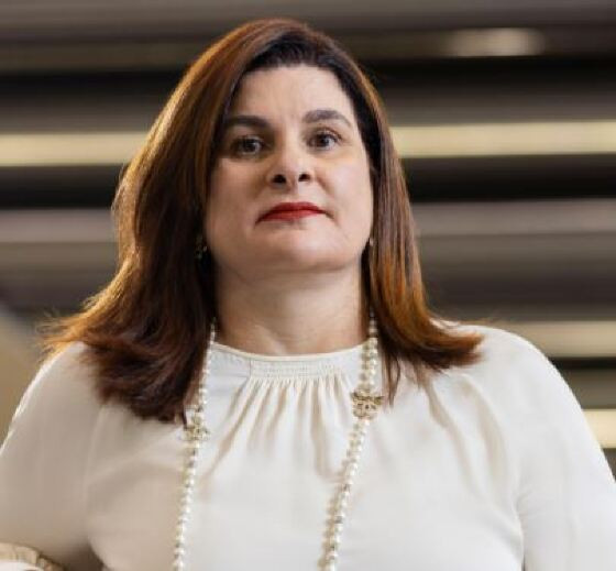 JÚNIA GALVÃO