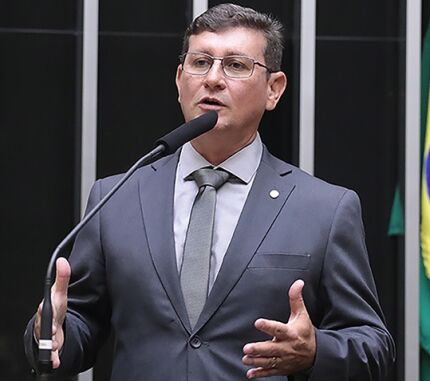 https://cdn.hnt.com.br/storage/webdisco/2025/07/28/capa/default/T1612P3/ab48c46b50aa4b27b09ab48350534011.jpg