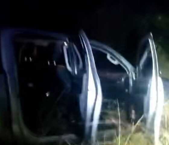 Vídeo mostra caminhonete usada por criminosos abandonada em mata de Brasnorte