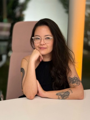 SIMONE ISHIZUKA