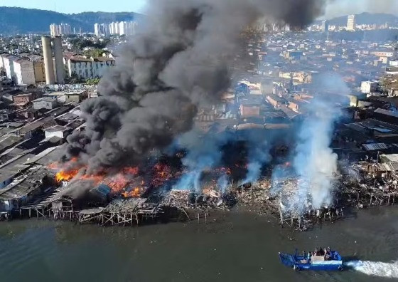 INCENDIO FAVELA SANTOS.jpg