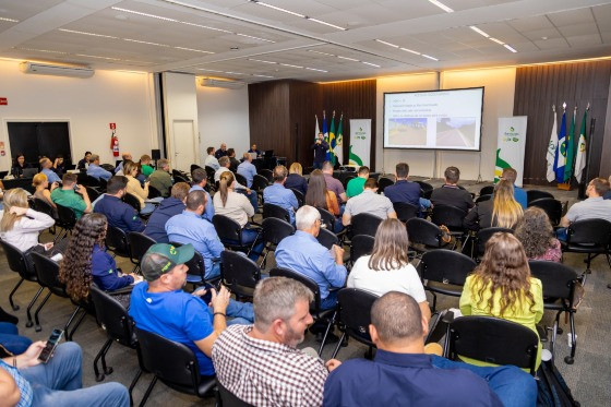 As atividades começaram pela manhã com as comissões de Defesa Agrícola e Logística