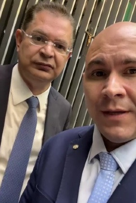 O prefeito de Cuiabá, Abilio Brunini, esteve em Brasília e se reuniu com deputados federais que estão 'acampados' na Câmara, obstruindo a realização de sessões ordinárias.