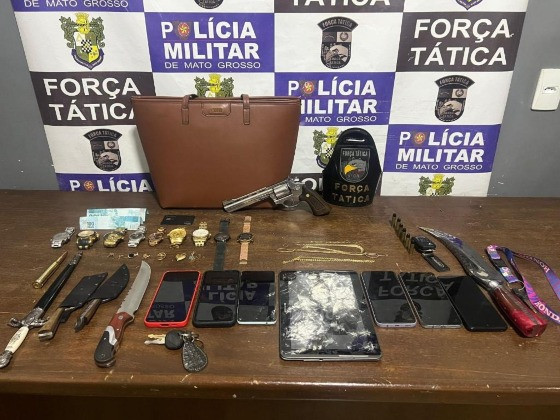PRODUTOS ILICITOS PRESO PELA POLICIA .jpg